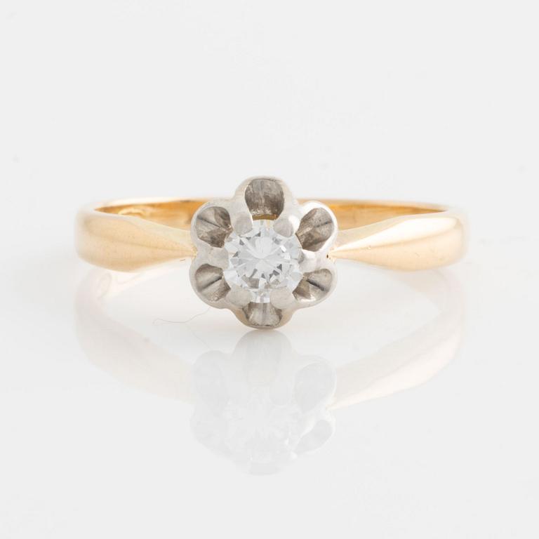 Ring in 18K gold with a brilliant-cut diamond of approximately 0.20 ct.