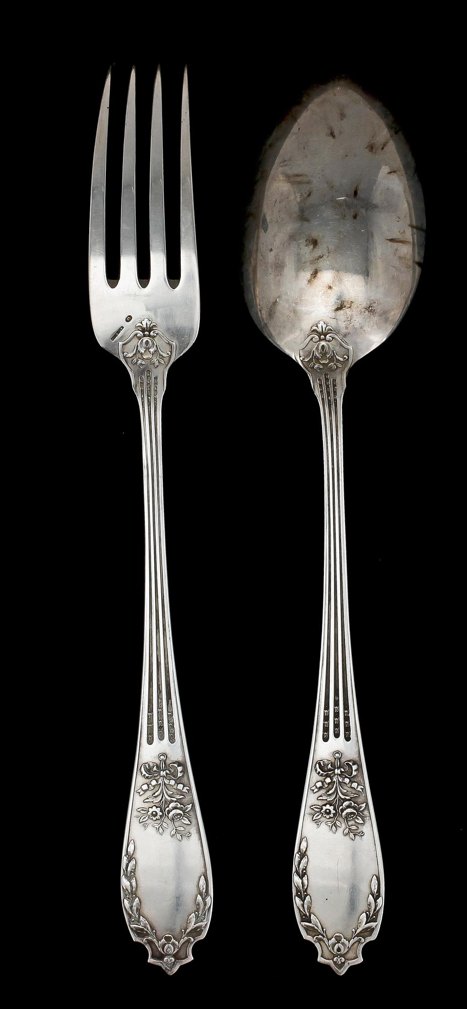 UPPLÄGGNINGSBESTICK, ett par, silver, Bracia Hempel, Polen, troligen runt sekelskiftet 1900. Totalvikt ca 280 gram.