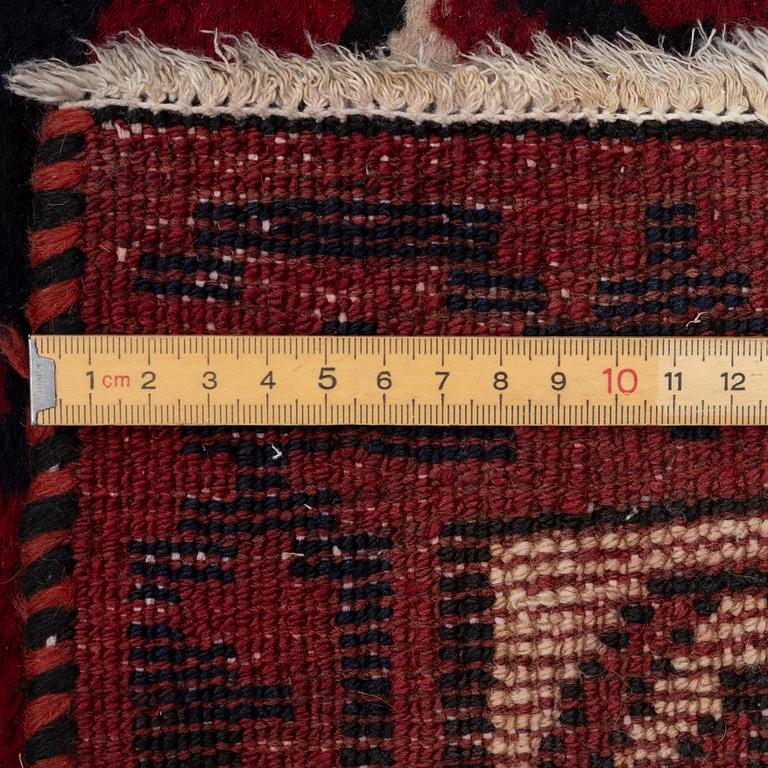 Carpet, oriental, approx. 325 x 235 cm.