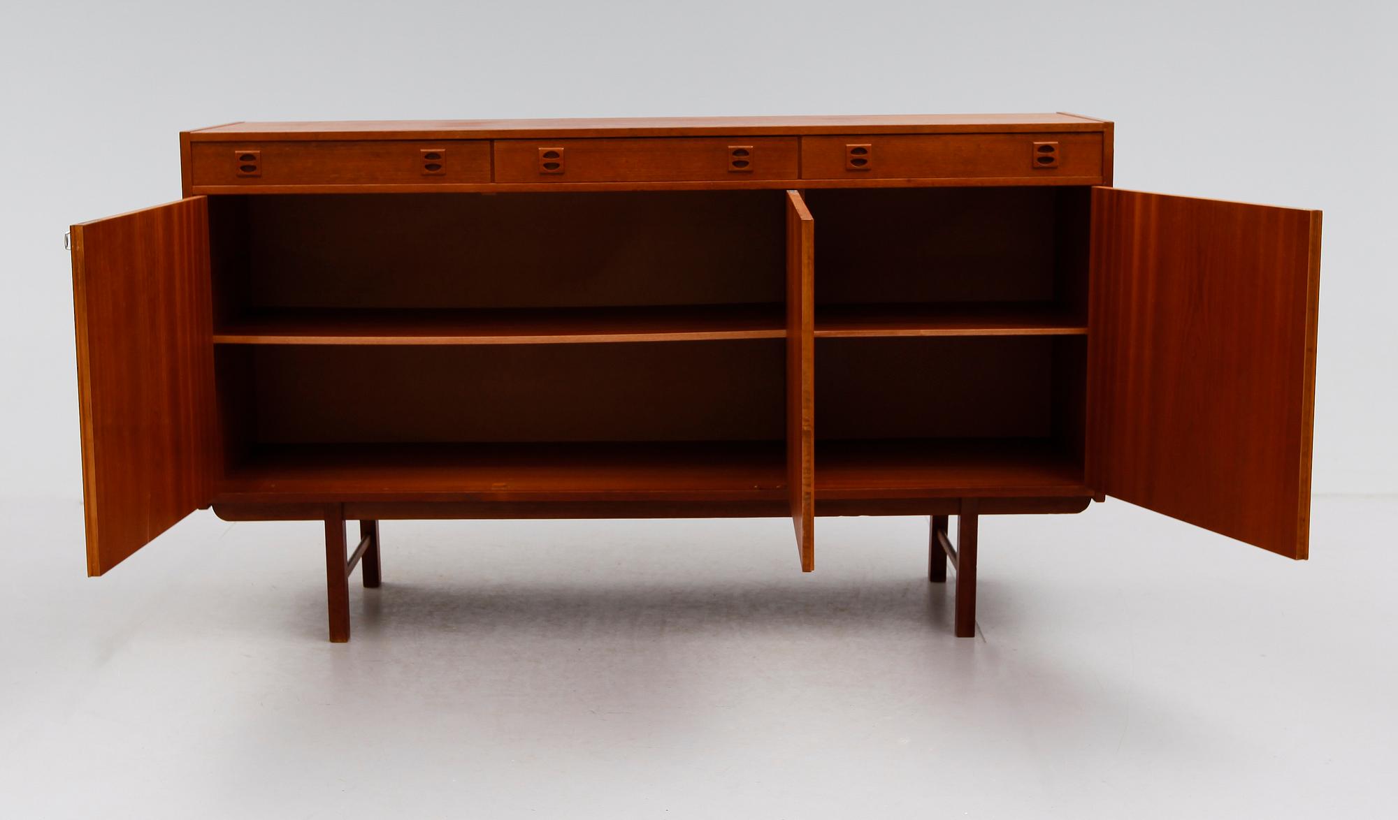 SIDEBOARD, 1900-talets andra hälft.