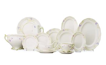 446. An Alf Wallander 58 pcs Art Nouveau porcelain dinner service, 'Tulip', Rörstrand ca 1899-1910.