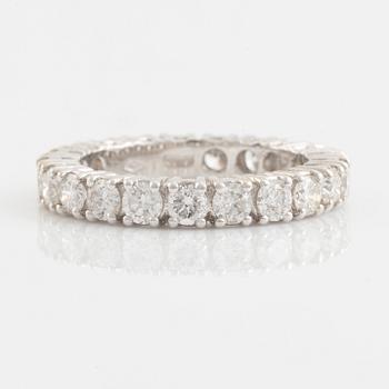 Brilliant cut diamond eternity ring, with HRD report.