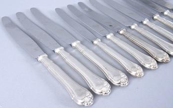 BESTICKSERVISDELAR, 18 delar, silver, bl a "Olga" samt Olgaliknande modell.