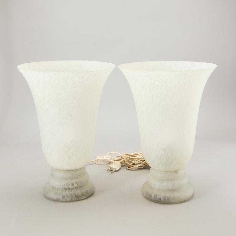 Table lamps a pair of CVV ​​Vianne France late 20th century.