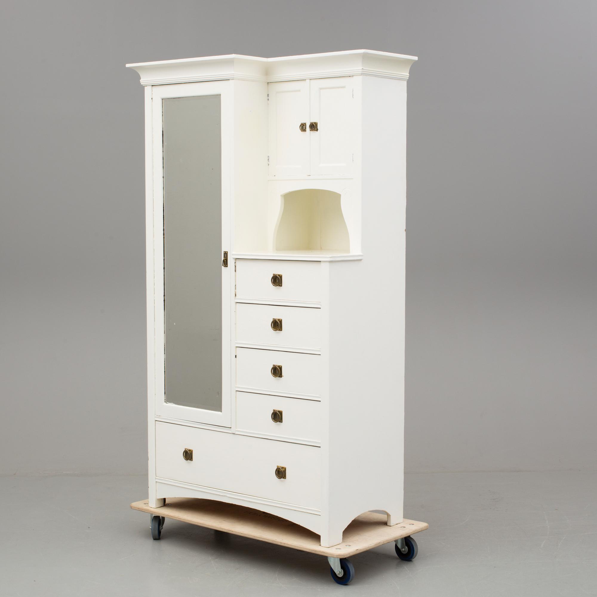 KLÄDSKÅP, 1900-talets början.