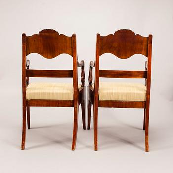 A SUITE OF RUSSIAN FURNITURE, 4 PIECES. НАБОР РУССКИХ МЕБЕЛИ, 4 ПРЕДМЕТЫ.