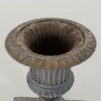 TRÄDGÅRDSURNA, gjutjärn 1900-tal.