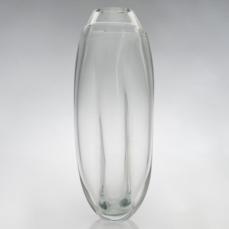 Timo Sarpaneva, an art glass, signed Timo Sarpaneva Iittala 2/1982.