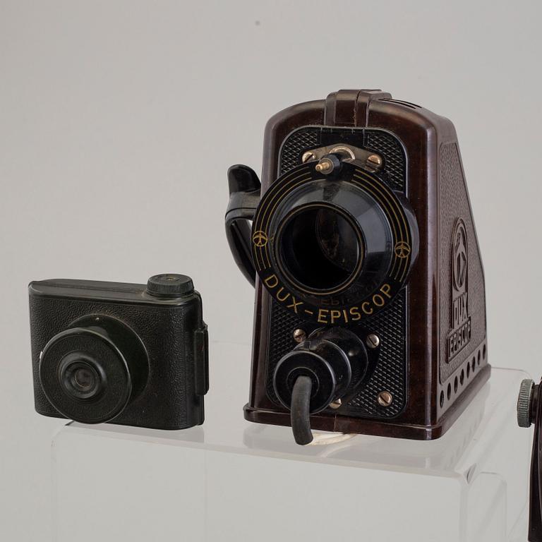 A set of 11 cameras, bakelite and plastic, 20th century.