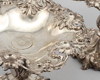STRÖSKÅLAR, ett par, silver, Christoffer Creutz, Stockholm, 1861. Vikt 488 g.