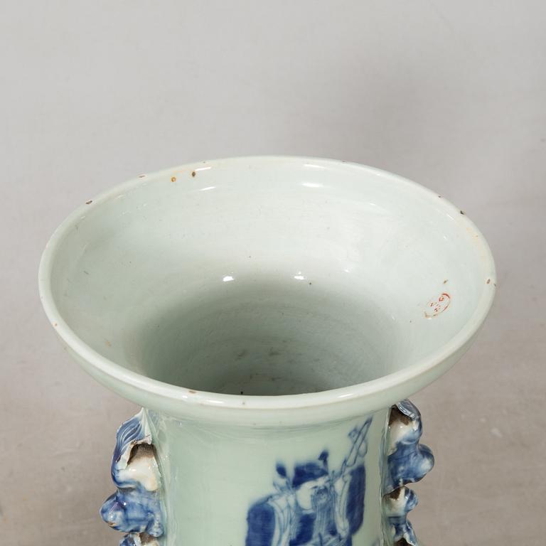 Floor vases 2 pcs China 20th century porcelain.