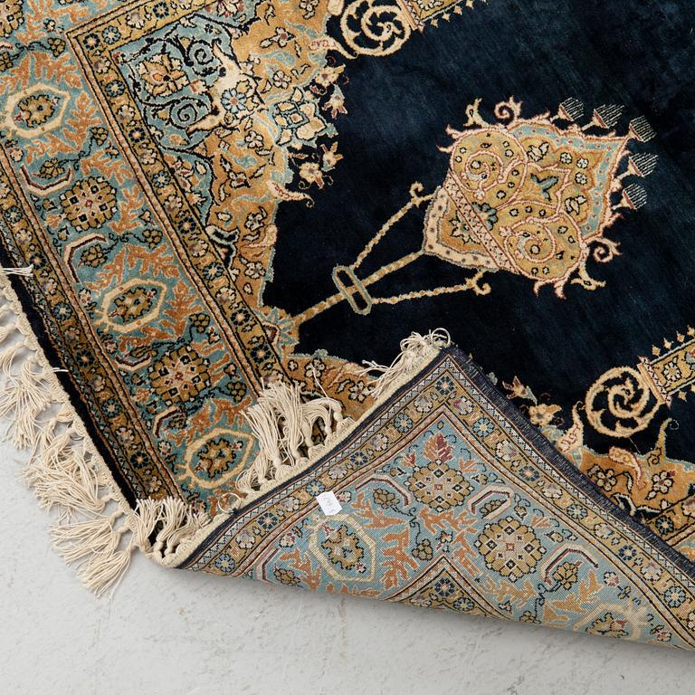 Rug, Bocchara, approximately 165 x 103 cm.