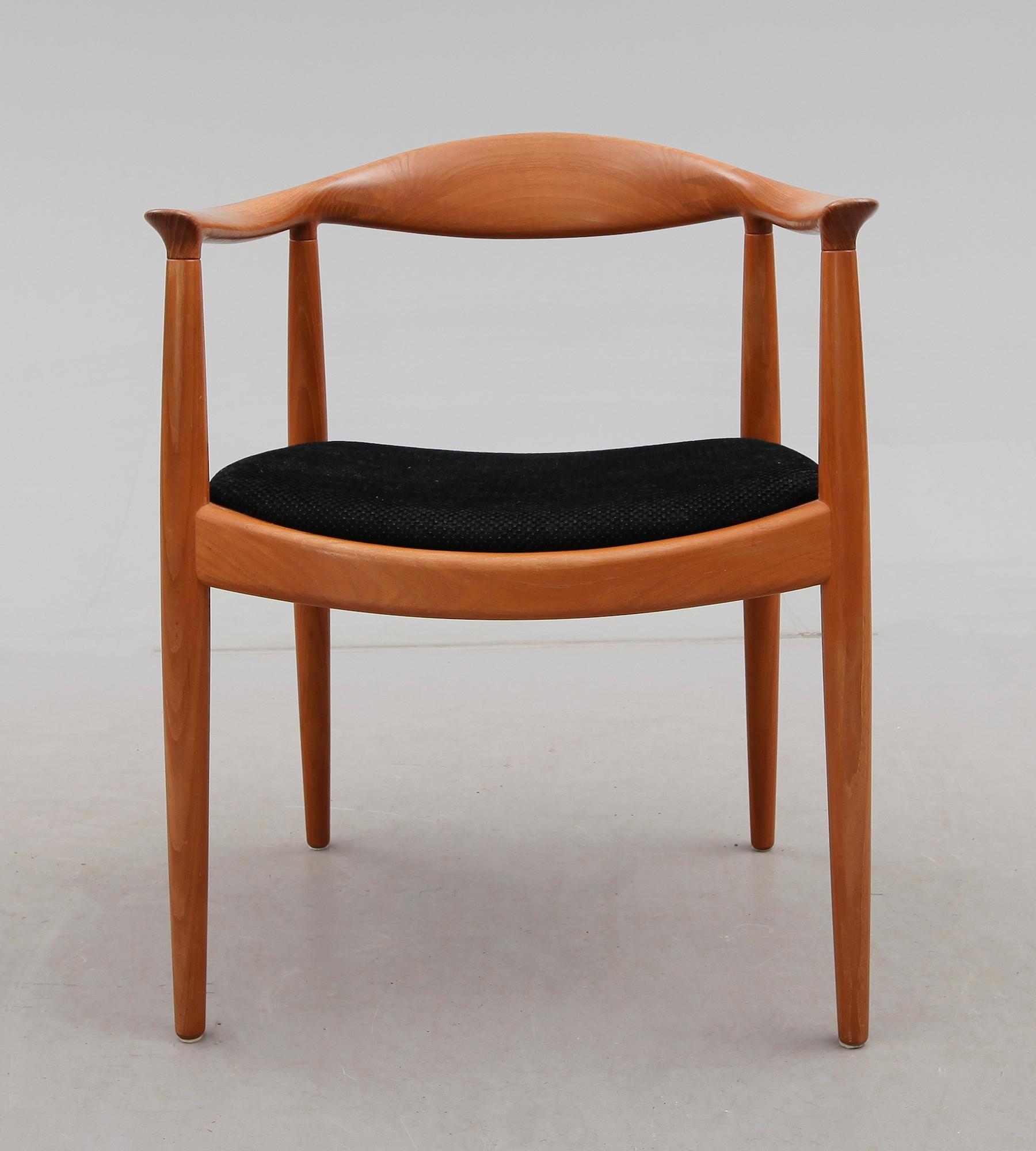 STOL, "The Chair", Hans J. Wegner, Johannes Hansen, Danmark, sent 1900-tal.