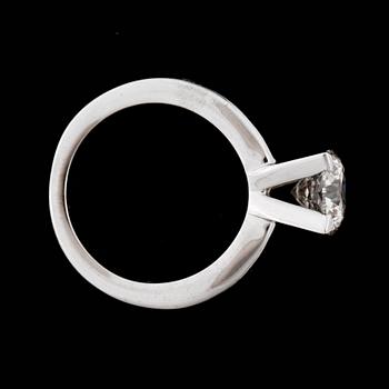 RING, 14k vitguld med briljantslipad diamant ca2,21ct. 2000-tal. Certifikat medföljer.