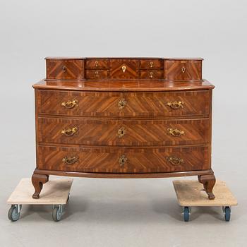 Bureau with upper section, late Baroque, first half/mid-18th century.