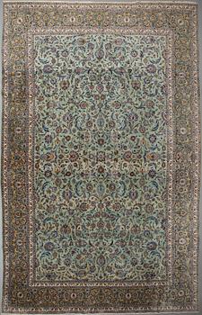 A carpet, an old Kashan, ca 554,5 x 351,5-358 cm, an inscription: Kashan Tavasoli.