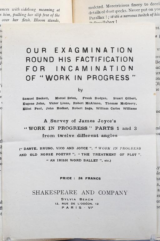 James Joyce, "Ulysses" paperback book 1928.