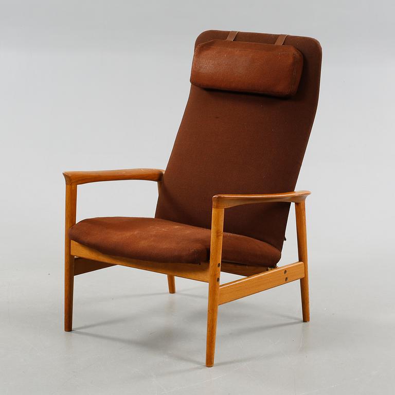 A 1950/60s easy chair.