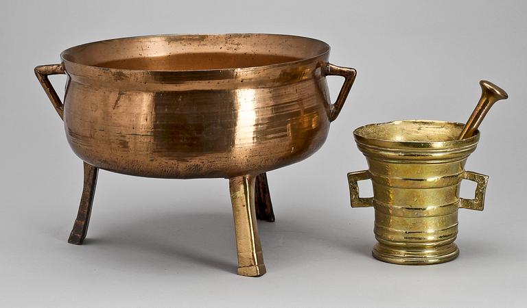 GRYTA SAMT MORTEL, mässing, 1700/1800-tal.