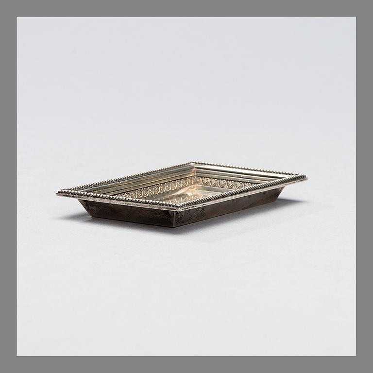 FABERGÉ NEEDLE TRAY, silver. St.Petersburg, c. 1900. Weight 105 g.