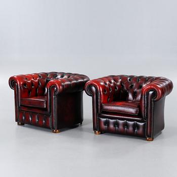 A pair of Chesterfield lounge chairs, second half of the 20th century.