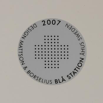 Fredrik Mattson, & Stefan Borselius, stolar, 4 st."Sting", samt bord "Occhio" Blå Station, 2000-tal.