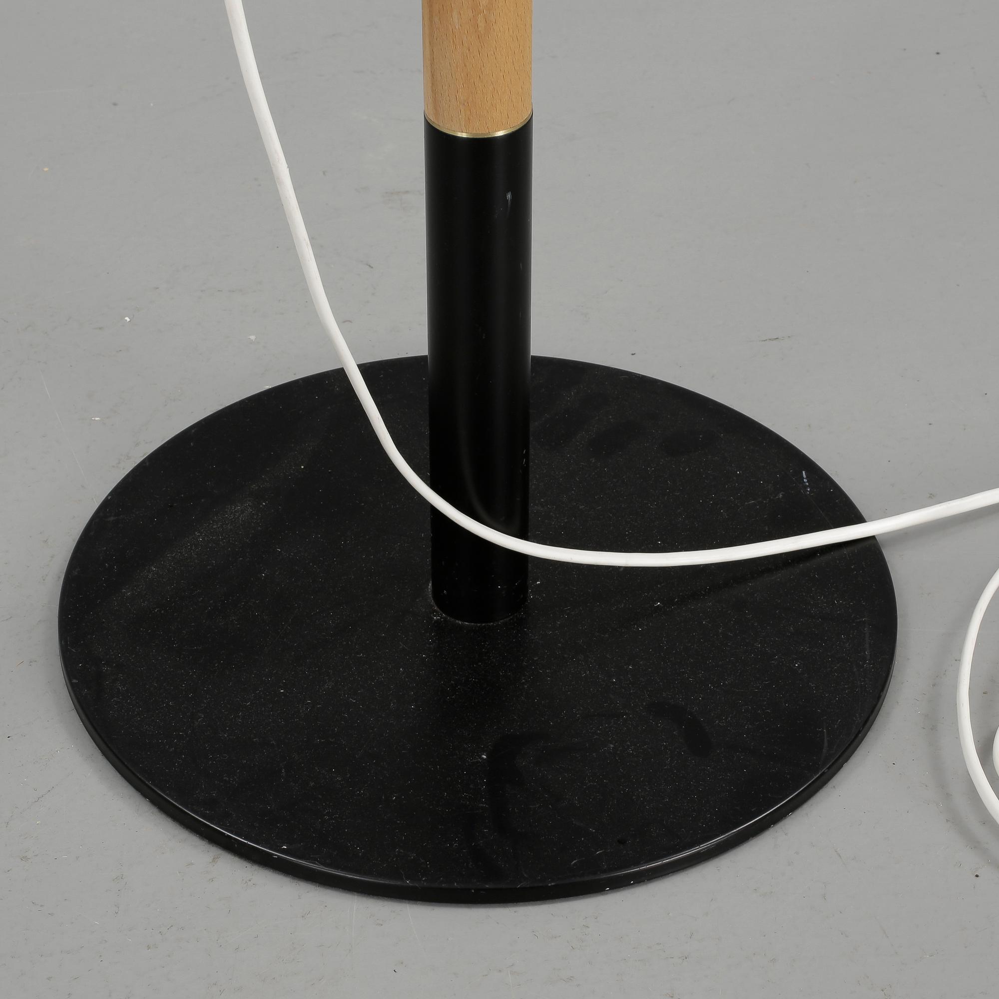 GOLVLAMPA, modell 325, Vilhem Wohlert, Le Klint, 1900-talets slut.