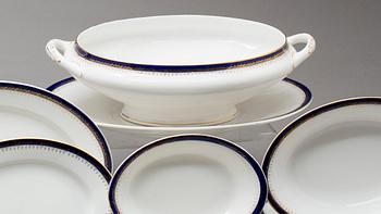 SERVIS, ca 74 delar, Gustavsberg, porslin, 1900-talets första hälft.