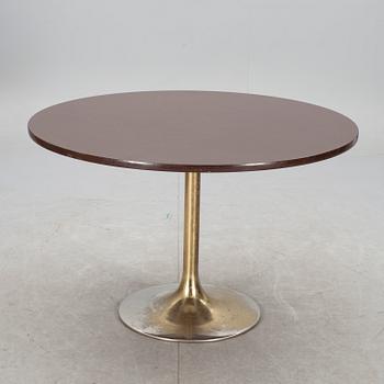MATBORD, "Venus", Johansson Design, Markaryd, 1970-tal. Tre stolar medföljer.