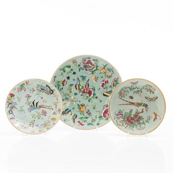 Tallrikar, 3 st, Kanton, Kina, 1800-talets andra hälft.