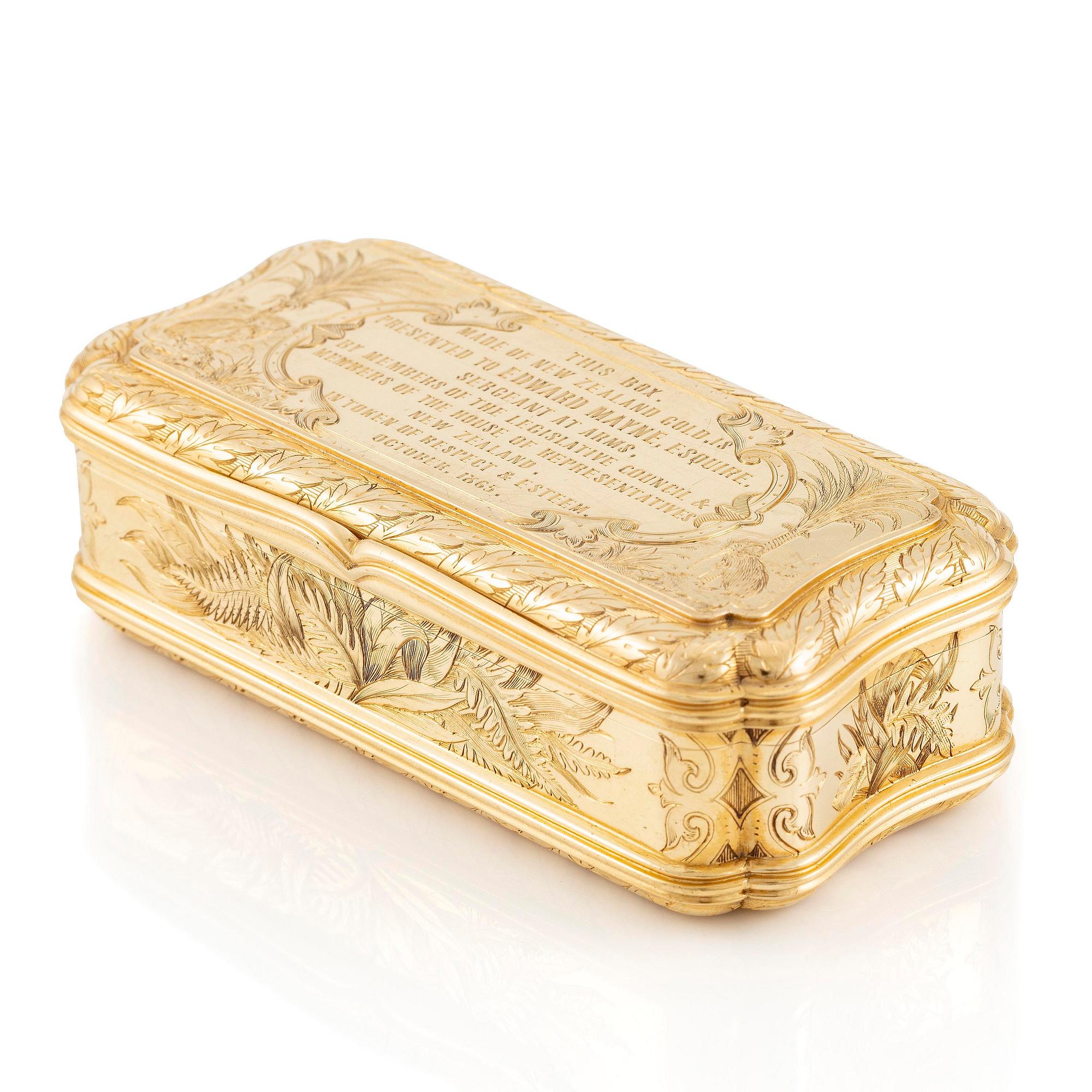 An English 18 carat gold snuff box, marks of William Summers, London 1867.
