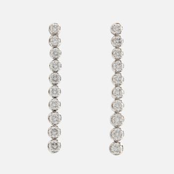 A pair of ca 1.00 ct brilliant-cut diamond earrings. Leo Pizzi, Italy.