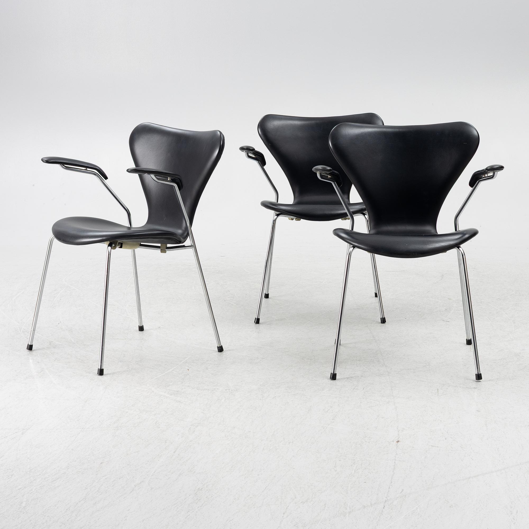Arne Jacobsen, karmstolar 3st, "Sjuan", Fritz Hansen, 2000-tal.