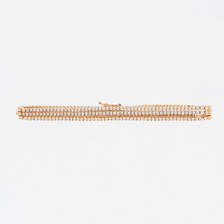 Brilliant cut diamond bracelet.