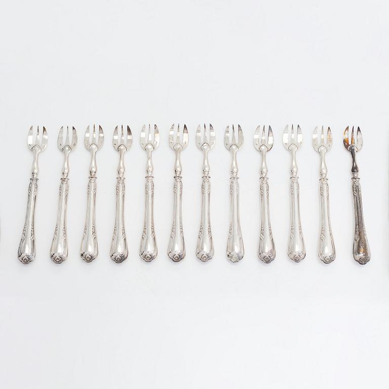 Ostrongafflar, 12 st, silver, stämplade PDR med stjärna, fransk exportstämpel.