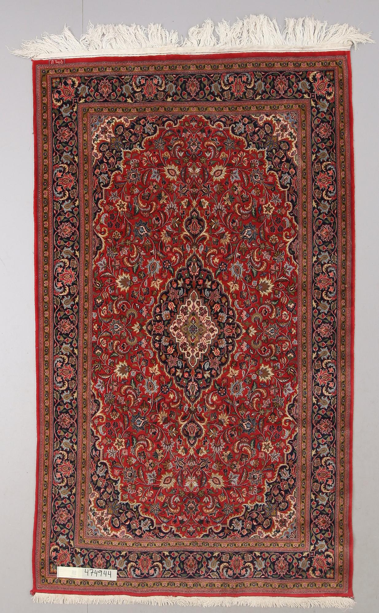 MATTA, orientalisk, signerad. 250 x 147 cm.