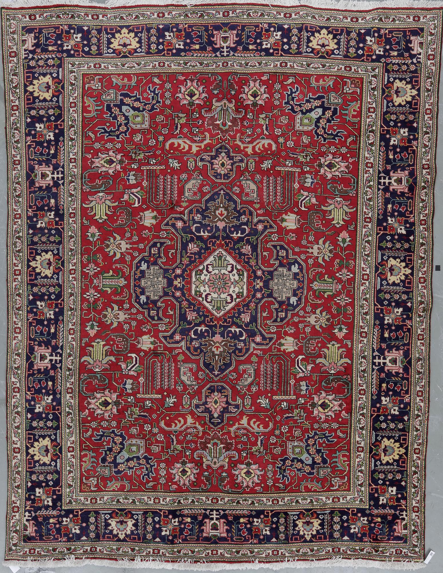 MATTA, semiantik, Täbris, ca 370x280 cm.