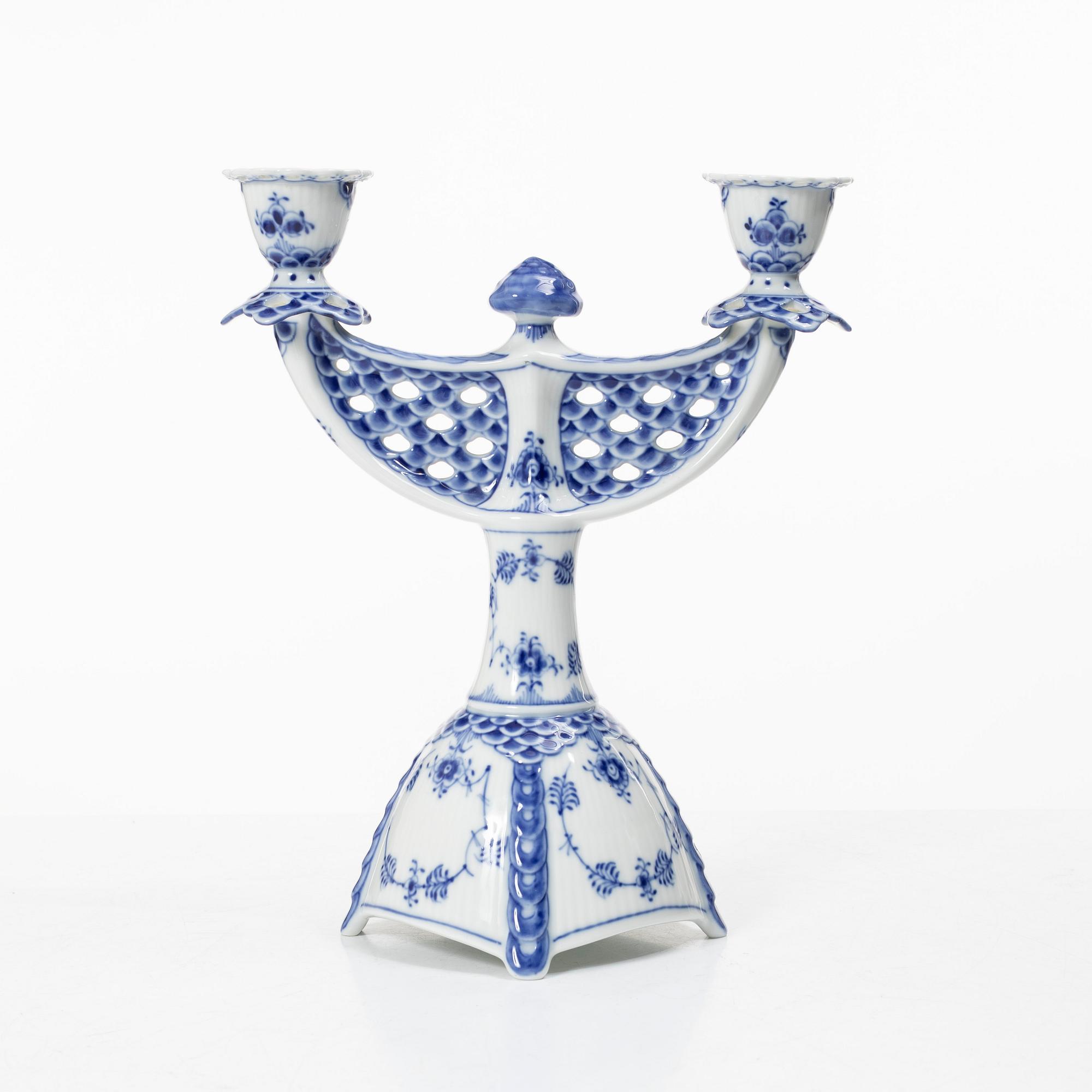 Royal Copenhagen, A candelabrum, porcelain, model no. 1169, "Musselmalet" full lace, 1969–74.