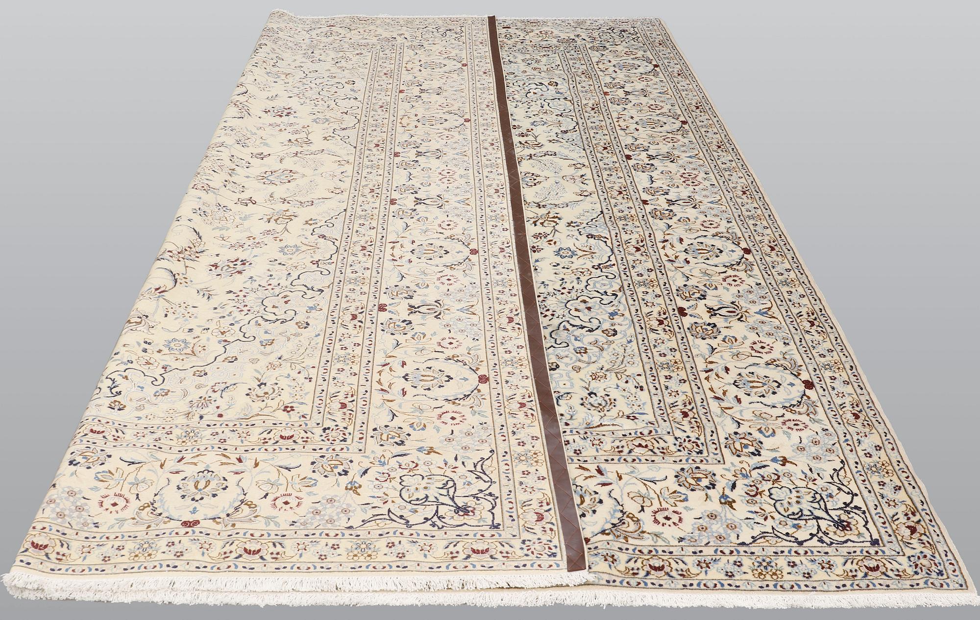 Rug, Nain, part silk, so-called 9LAA, approx. 403 x 303 cm.