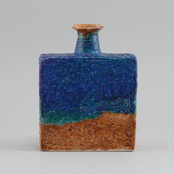 VAS, chamottlera, Annikki Hovisaari, Arabia, Finland. 1960-tal.
