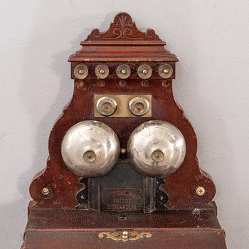 VÄGGTELEFON LM Ericsson &Co Stockholm, Omkring 1900.