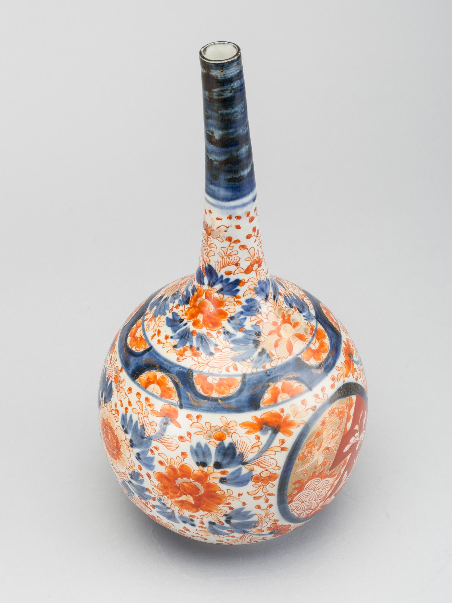 A japanese porcelain 19th century vase.