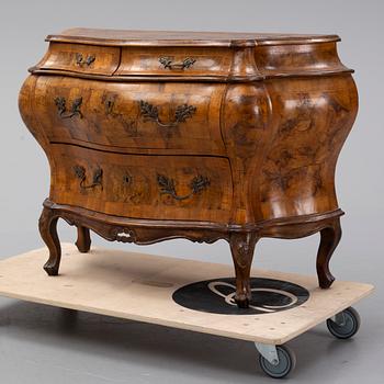 A 20th century Louis XV-style chest of drawers.