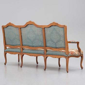 Karmstolar, sex stycken, Frankrike 1700-talets mitt, Louis XV. (Soffa 1800-tal medföljer).