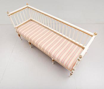 SOFFA, sengustaviansk, omkring år 1800.