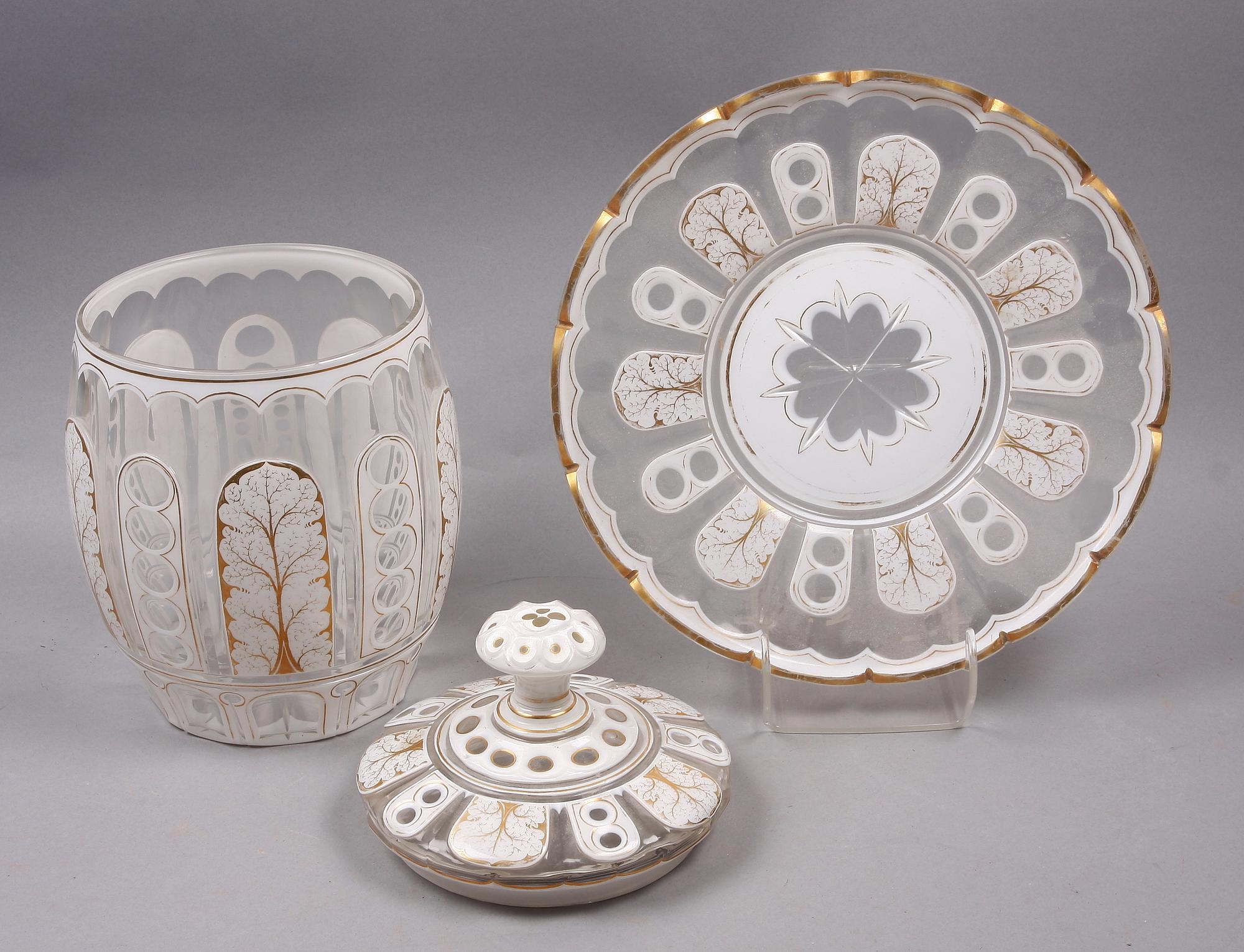 BÅLSKÅL MED FAT, glas, Böhmen 1800-talets andra hälft.