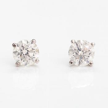 A pair of 14K white gold earrings with brilliant cut diamonds ca. 1.70 ct in total.
