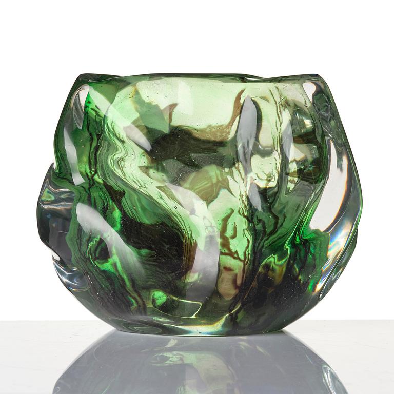 Edward Hald, a fish graal glass object, Orrefors 1944, no 1500.