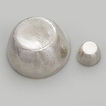 Tapio Wirkkala, A set of two silver bowls and two silver beakers, Kultakeskus Hämeenlinna 1970-1979.