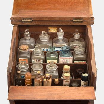 Reseapotek, Howard Lloyd & Co England  1900-talets första del.